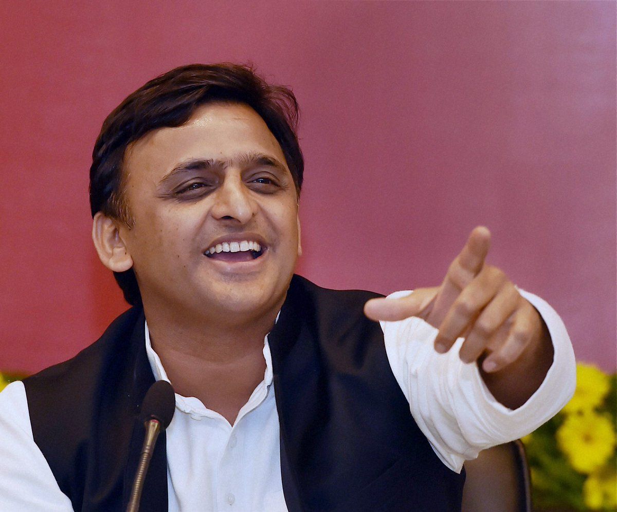 अखिलेश यादव ने कहा, बंगला तोड़ने वाले को देंगे 11 लाख का ईनाम