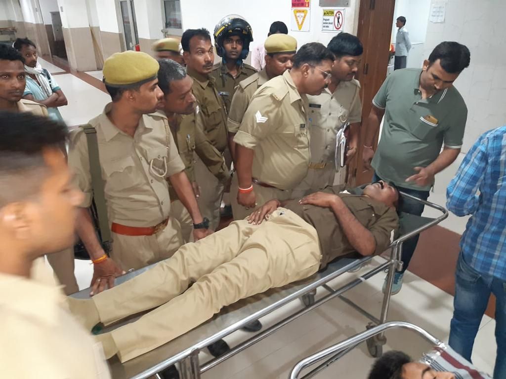 अपराधी को पकड़ने गयी जौनपुर क्राइम ब्रांच टीम पर पथराव, इंस्पेक्टर सहित पांच पुलिसकर्मी घायल
