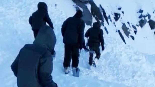 लद्दाख में बर्फीला तूफान, 10 लोग दबे, बचाने की कोशिश जारी