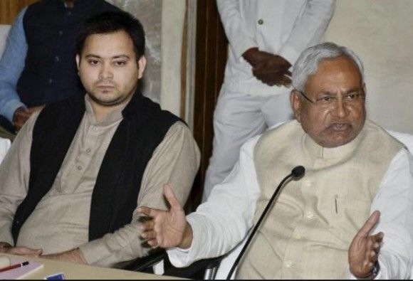 अब या तो तेजस्वी इस्तीफा देंगे या नीतीश?