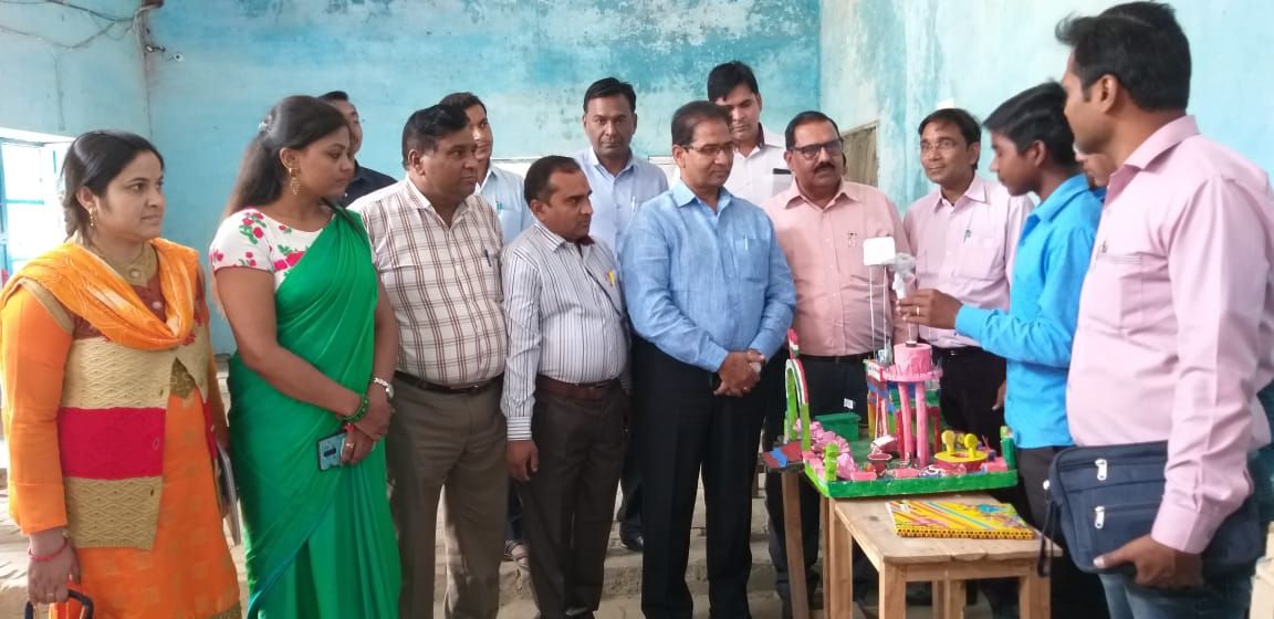 राम रतन इंटर कॉलेज में राष्ट्रीय बाल विज्ञान कांग्रेस के अंतर्गत विज्ञान प्रदर्शनी का आयोजन राम रतन इंटर कॉलेज में राष्ट्रीय बाल विज्ञान कांग्रेस के अंतर्गत विज्ञान प्रदर्शनी का आयोजन