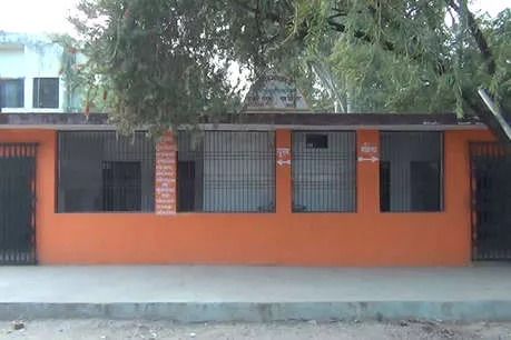 1 साल तक टॉयलेट को मंदिर समझकर प्रणाम करते रहे लोग 1 साल तक टॉयलेट को मंदिर समझकर प्रणाम करते रहे लोग