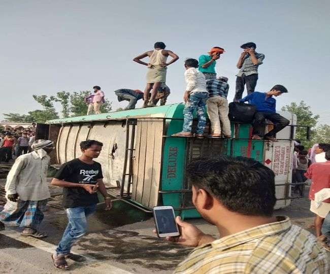 PM की विजय संकल्प रैली से लौट रही बस पलटी, 13 भाजपा कार्यकर्ता घायल PM की विजय संकल्प रैली से लौट रही बस पलटी, 13 भाजपा कार्यकर्ता घायल