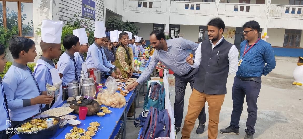 जीआर एकेडमी में बाल मेले में बच्चों को बताया शिक्षा का महत्व जीआर एकेडमी में बाल मेले में बच्चों को बताया शिक्षा का महत्व