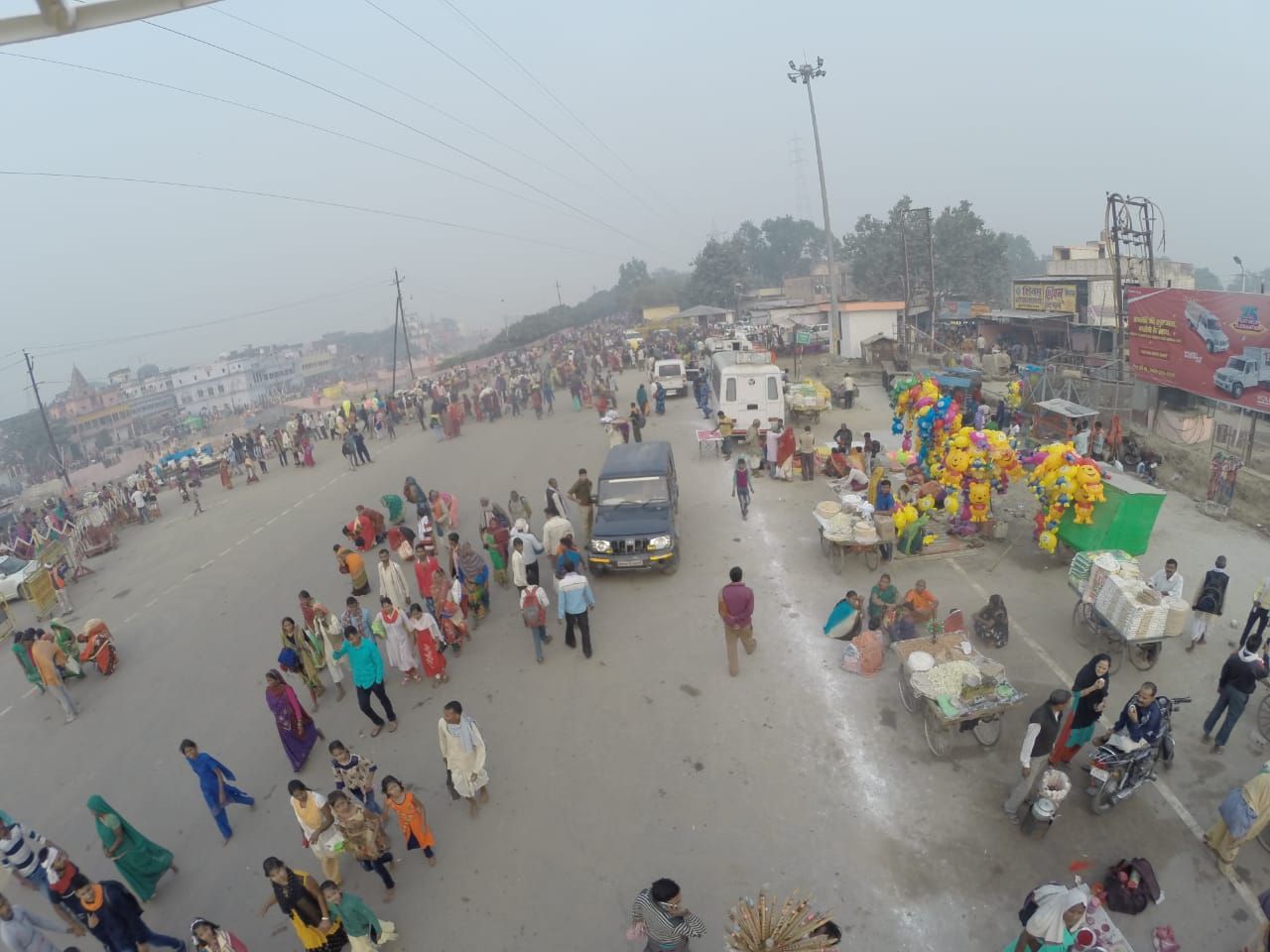 अयोध्या पंचकोसी परिक्रमा करने उमड़ा जन सैलाब अयोध्या पंचकोसी परिक्रमा करने उमड़ा जन सैलाब