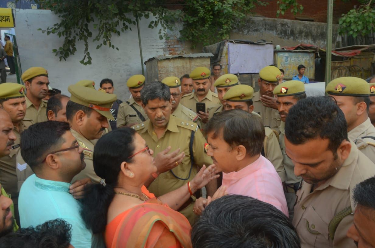 सीओ अभद्रता करने में भाजपा नेता पर मुकदमा