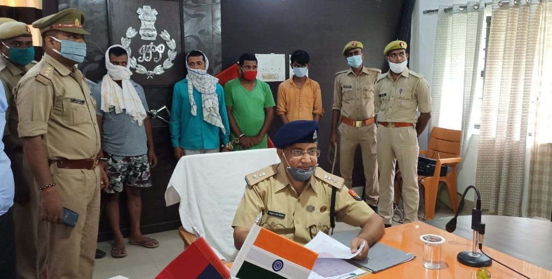 05 शातिर साइबर अपराधी गिरफ्तार, कब्जे से 02 चारपहिया वाहन, लैपटाप, हैकिंग में प्रयुक्त डिवाइस, अंगुष्ठ क्लोन मशीन, केमिकल व रुपये बरामद 05 शातिर साइबर अपराधी गिरफ्तार, कब्जे से 02 चारपहिया वाहन, लैपटाप, हैकिंग में प्रयुक्त डिवाइस, अंगुष्ठ क्लोन मशीन, केमिकल व रुपये बरामद