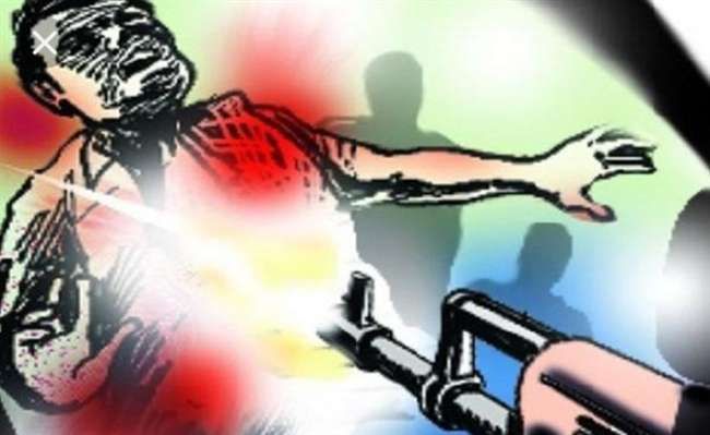 घर में लूटपाट कर रहे बदमाशों से भिड़े शिक्षामित्र को मार दी गोली घर में लूटपाट कर रहे बदमाशों से भिड़े शिक्षामित्र को मार दी गोली