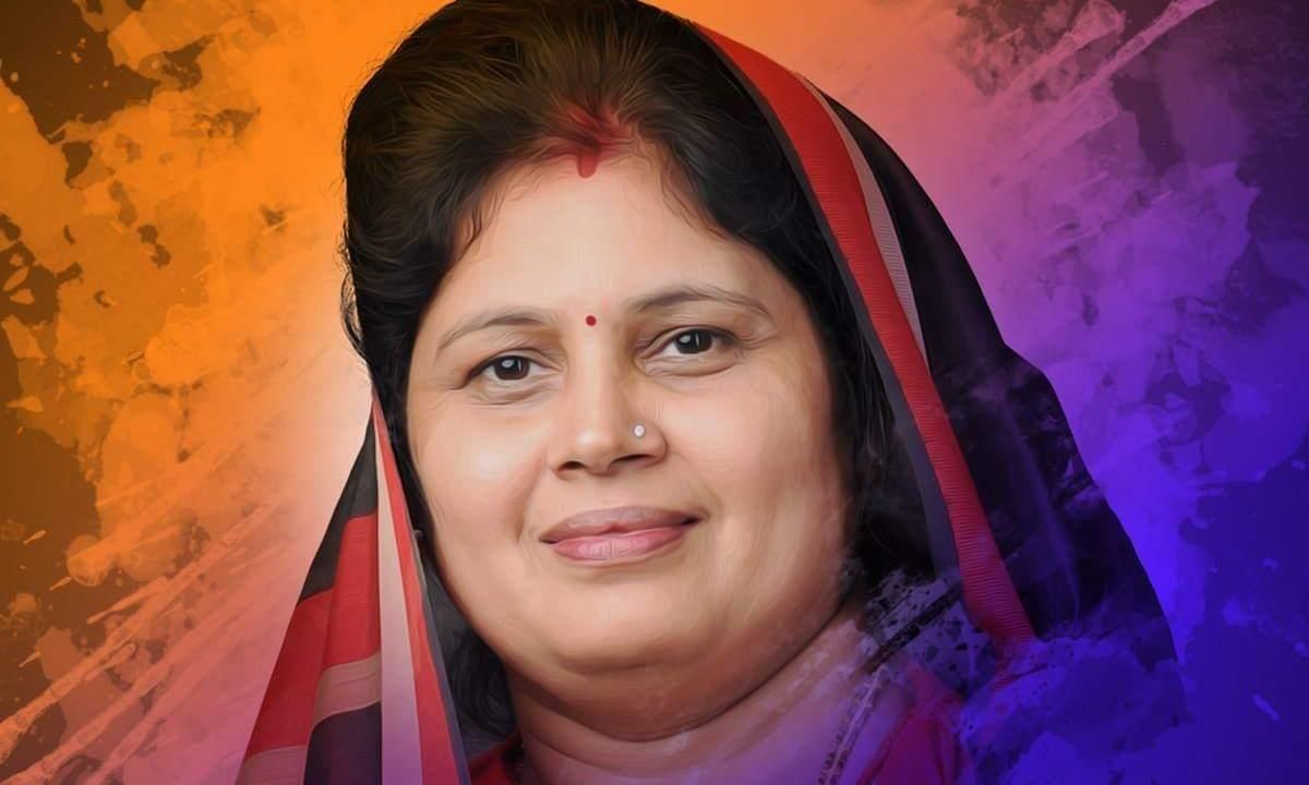 मोदी के जनसभा मे बीजेपी जिलाध्यक्ष ने अपना दल एस विधायक को मंच पर किया अपमानित..?