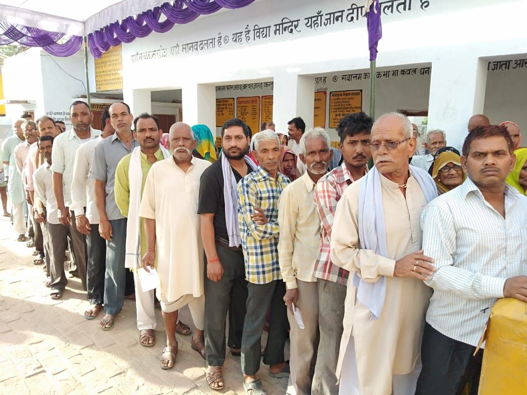 प्रतापगढ़ : 11 बजे तक विधानसभा कुंडा में 24 प्रतिशत हुआ मतदान. बाबागंज विधानसभा में 21 प्रतिशत हुआ मतदान.