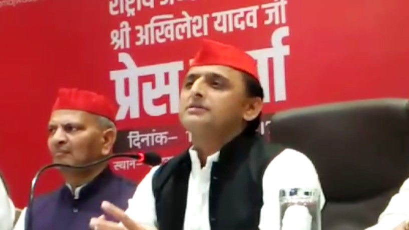 खजान्ची की मां क्या समझेगी कालाधन क्या होताः अखिलेश खजान्ची की मां क्या समझेगी कालाधन क्या होताः अखिलेश