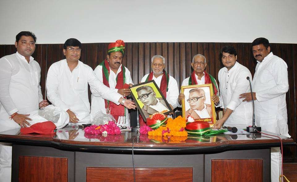 लोकतंत्र पर भींड़तंत्र हमलावर है समाजवादी नौजवानों की जिम्मेदारी है लोकतांत्रिक मूल्यों की रक्षा करे लोकतंत्र पर भींड़तंत्र हमलावर है समाजवादी नौजवानों की जिम्मेदारी है लोकतांत्रिक मूल्यों की रक्षा करे