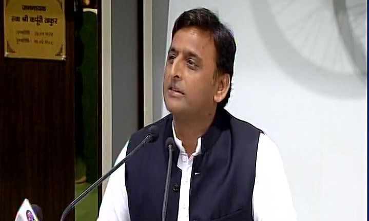 गोरखपुर मामले में सही जानकारी नहीं दे रही सरकार - अखिलेश गोरखपुर मामले में सही जानकारी नहीं दे रही सरकार - अखिलेश