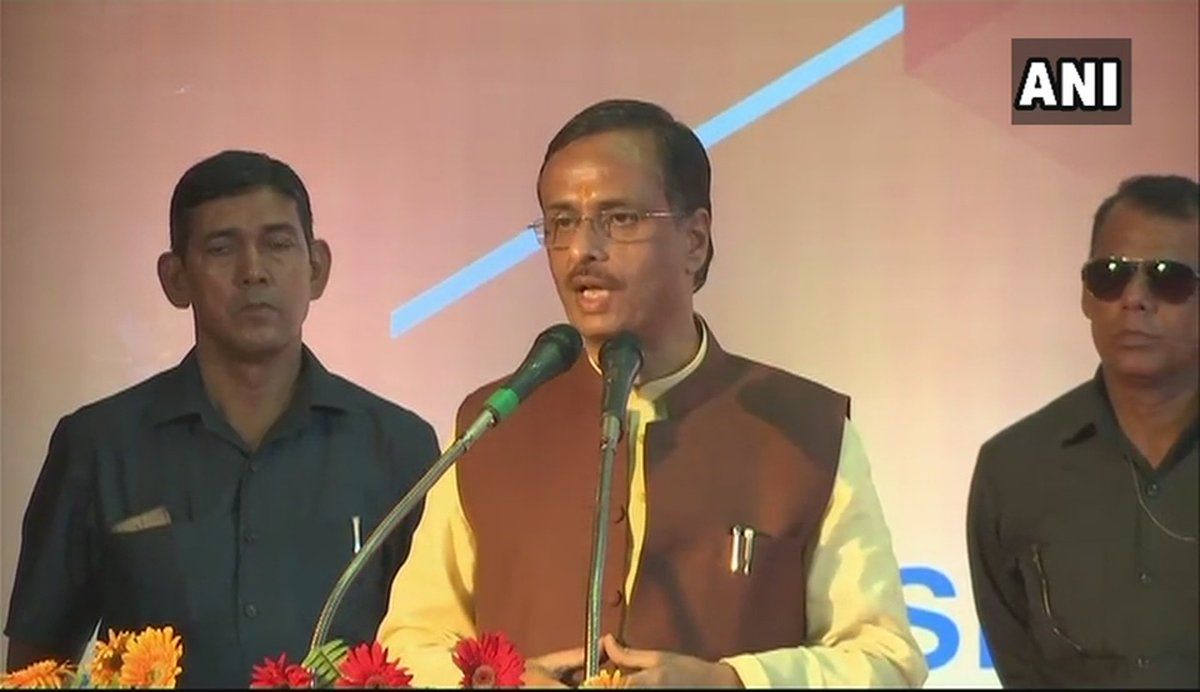 डिप्टी सीएम बोले- टेस्ट ट्यूब तकनीक से पैदा हुई सीता जी डिप्टी सीएम बोले- टेस्ट ट्यूब तकनीक से पैदा हुई सीता जी