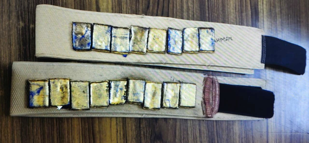 तीन किलो सोने के साथ दो तस्कर को डीआरआई वाराणसी ने गिरफ्तार किया। तीन किलो सोने के साथ दो तस्कर को डीआरआई वाराणसी ने गिरफ्तार किया।