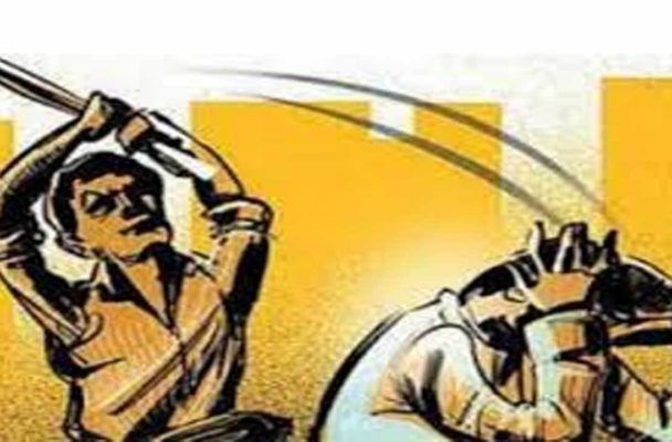 मंदिर जा रहे पुजारी की लाठी-डंडों से पीटकर हत्या