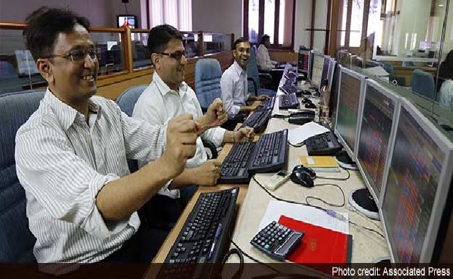 सेंसेक्स ने पहली बार छुआ 32000 का स्तर सेंसेक्स ने पहली बार छुआ 32000 का स्तर