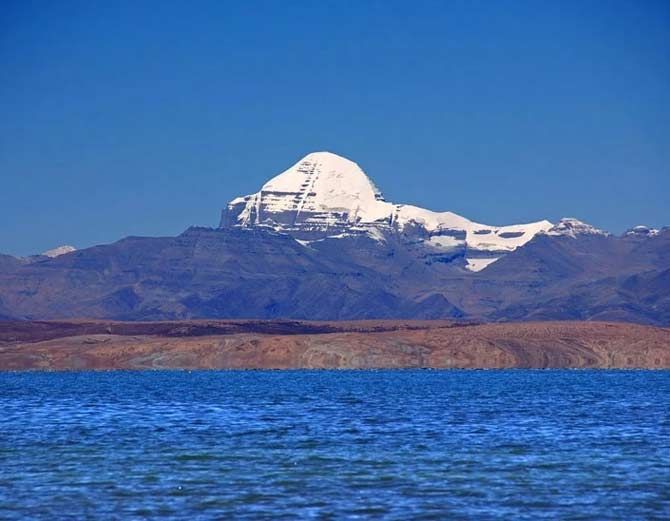 मानसरोवर यात्रा पर चीन की सफाई, कहा- सेफ्टी के चलते यात्रियों को रोका मानसरोवर यात्रा पर चीन की सफाई, कहा- सेफ्टी के चलते यात्रियों को रोका