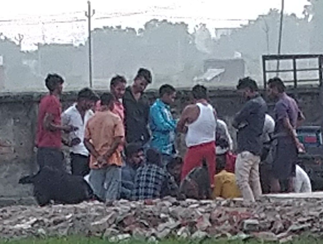 राजातालाब में बेखौफ चल रहा जुआ का अड्डा