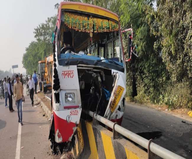 डिवाइडर पर चढ़ी तेज रफ्तार रोडवेज बस, दर्जन भर यात्री घायल डिवाइडर पर चढ़ी तेज रफ्तार रोडवेज बस, दर्जन भर यात्री घायल