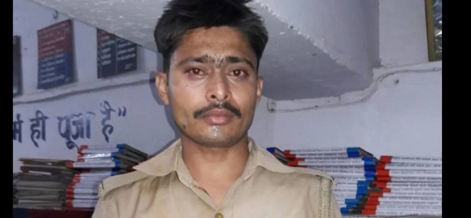 लखनऊ बीकेटी : दुष्कर्मी को पकड़ने गई पुलिस लाठी-डंडों से पिटी लखनऊ बीकेटी : दुष्कर्मी को पकड़ने गई पुलिस लाठी-डंडों से पिटी