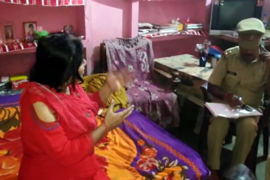 कानपुर से उठाए गए 3 संदिग्ध निकले मोबाइल चोर कानपुर से उठाए गए 3 संदिग्ध निकले मोबाइल चोर