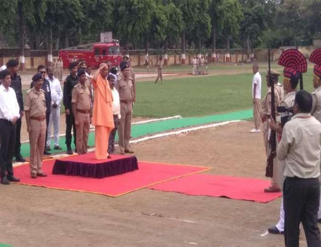 किसान सम्मेलन की तैयारियां देखने शाहजहांपुर पहुंचे सीएम योगी