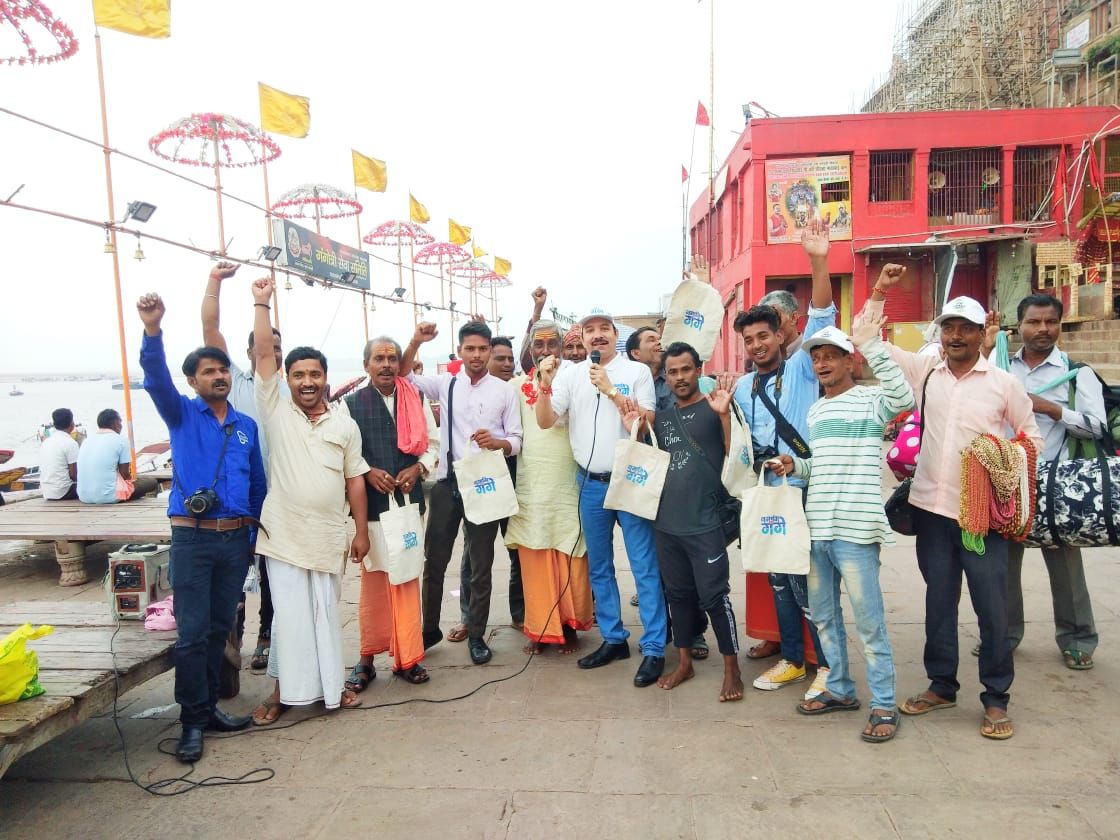 घाटों पर कोरोना महामारी के लिए की गई जागरूकता घाटों पर कोरोना महामारी के लिए की गई जागरूकता