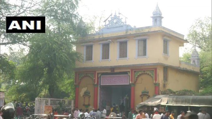 वाराणसी के संकट मोचन मंदिर को आज से 25 मार्च तक के लिए बंद कर दिया गया है।