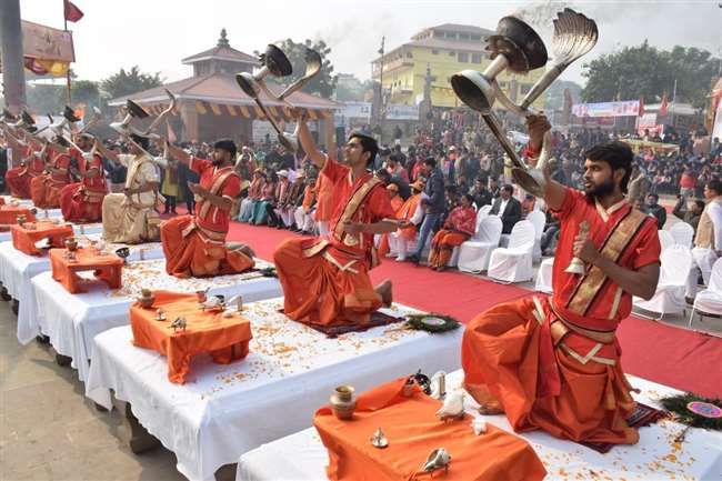 गंगा आरती के साथ अभियान को मिली गति, स्‍वच्‍छता के संकल्‍प संग यात्रा मीरजापुर रवाना