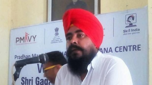 कनाडा एयरपोर्ट पर हिरासत में लिए गए AAP के दो विधायक, वहीं से वापस भेजा कनाडा एयरपोर्ट पर हिरासत में लिए गए AAP के दो विधायक, वहीं से वापस भेजा