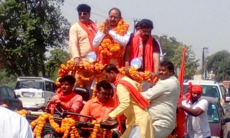 भाजपा प्रत्याशी बीपी सरोज को नहीं पता प्रधानमंत्री का पूरा नाम, और बता रहे पीएम मोदी से प्रेरित भाजपा प्रत्याशी बीपी सरोज को नहीं पता प्रधानमंत्री का पूरा नाम, और बता रहे पीएम मोदी से प्रेरित