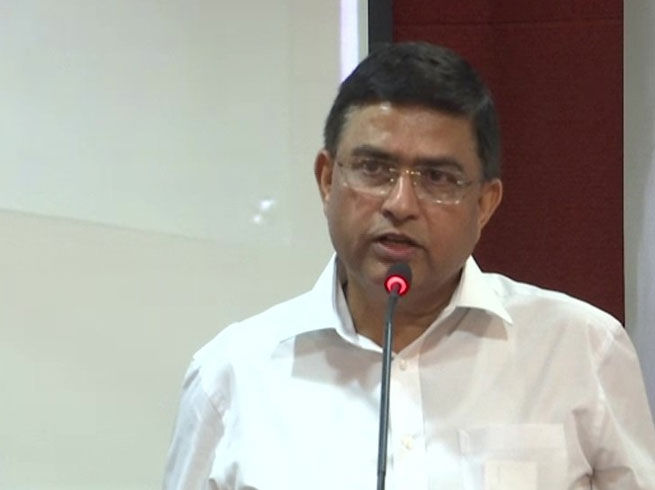 राकेश अस्थाना को बीएसएफ का डीजी बनाया गया। नार्कोटिक्स कंट्रोल ब्यूरो के डीजी का भी अतिरिक्त प्रभार दिया गया। सीबीआई के पूर्व स्पेशल डायरेक्टर हैं अस्थाना।