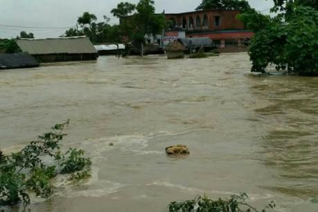 पूर्वांचल में बाढ़ का कहर: गोरखपुर-लखनऊ नेशनल हाईवे बंद