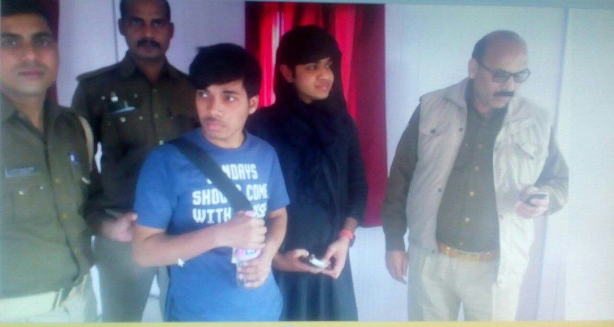 लखनऊ : जनेश्वर मिश्र पार्क में बुर्खा पहनकर लड़कियों को छेड़ रहे आरोपी लड़के को पुलिस ने पकड़ा