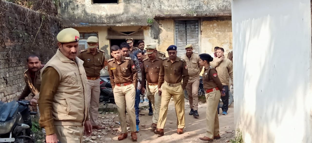 वरिष्ठ पुलिस अधीक्षक प्रभाकर चौधरी ने कार्यालय का औचक निरीक्षण किया