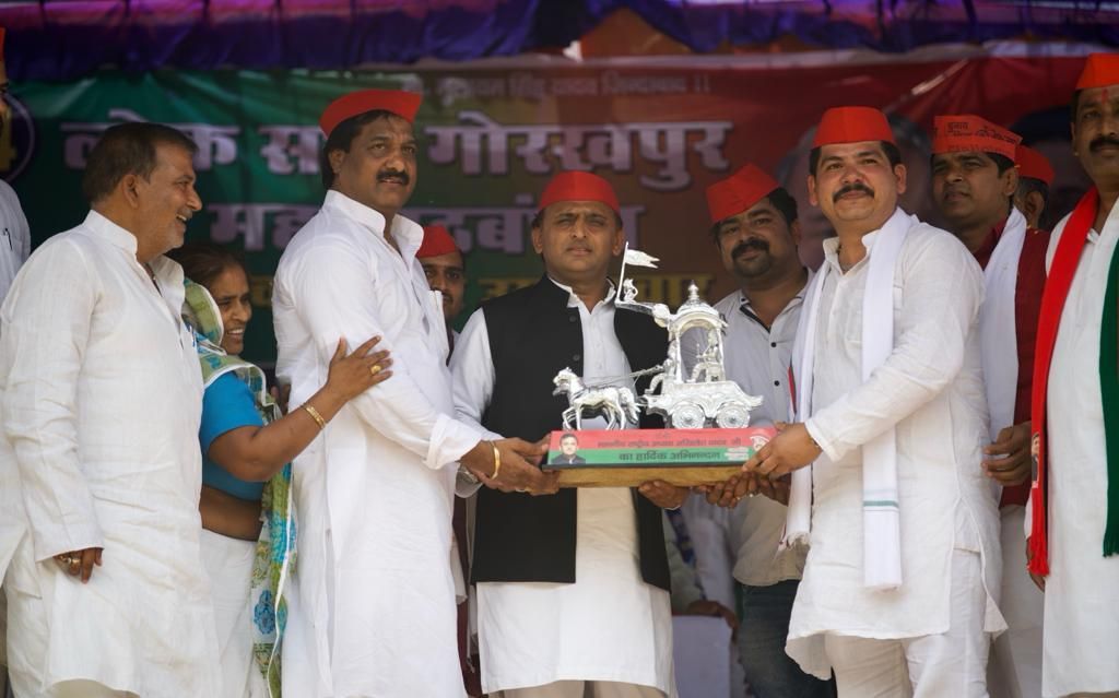 चौकीदार के साथ ही ठोकीदार को भी हटाना है : अखिलेश यादव