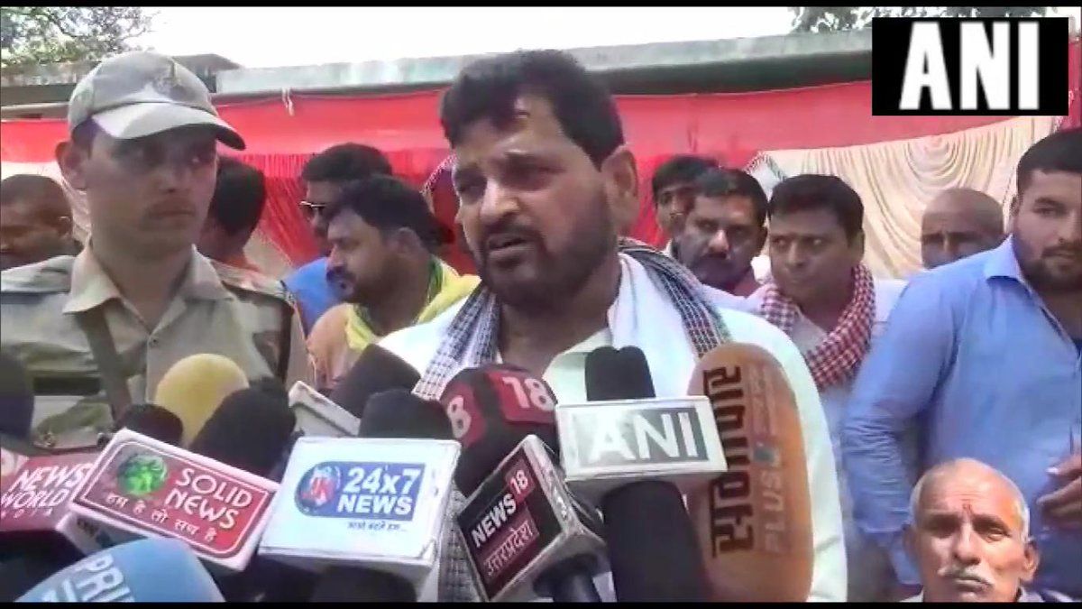 मायावती के गुंडा बोलने पर भड़के भाजपा प्रत्याशी, कहा उत्तर प्रदेश में वह खुद गुंडी हैं, उन्होंने मुझे जेल के अंदर धकेला और यातनाएं दीं। चुनाव बाद वह जेल के अंदर होंगी।