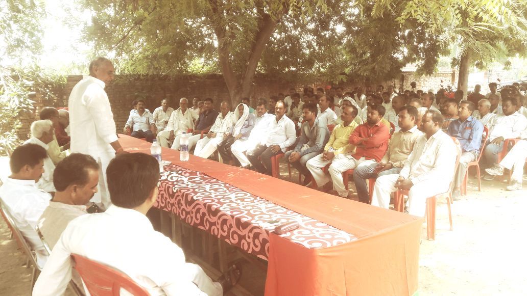 भाजपा सरकार जाति व धर्म मे लडाकर देश को कमजोर करने का कार्य कर रही है- पारसनाथ यादव भाजपा सरकार जाति व धर्म मे लडाकर देश को कमजोर करने का कार्य कर रही है- पारसनाथ यादव