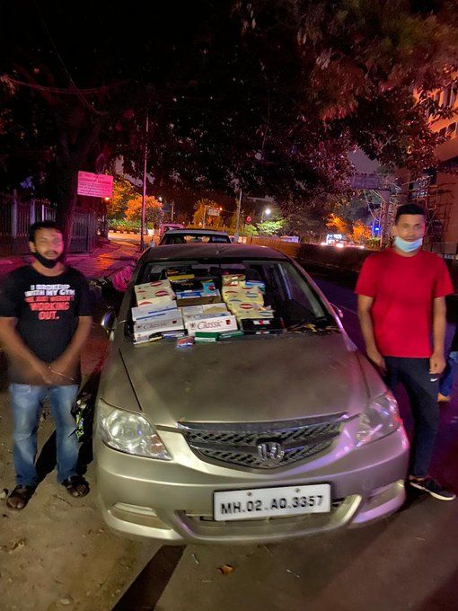 बेंगलुरु में 30,000 रुपये मूल्य की सिगरेट रखने के आरोप में अख्तर मिर्ज़ा और तबुद्दीन मोहिद्दीन को गिरफ्तार किया गया। ये लॉकडाउन के बीच ऑनलाइन सिगरेट बेच रहे थे: बेंगलुरु सिटी क्राइम ब्रांच