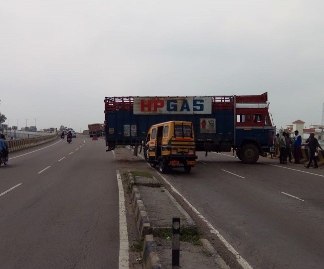 Unnao : गैस प्लांट में आग, कानपुर-लखनऊ हाइ वे पर यातायात रोका गया