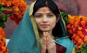 पूर्व सांसद डिंपल यादव के बर्थ डे पर सपा मुख्यालय में हवन