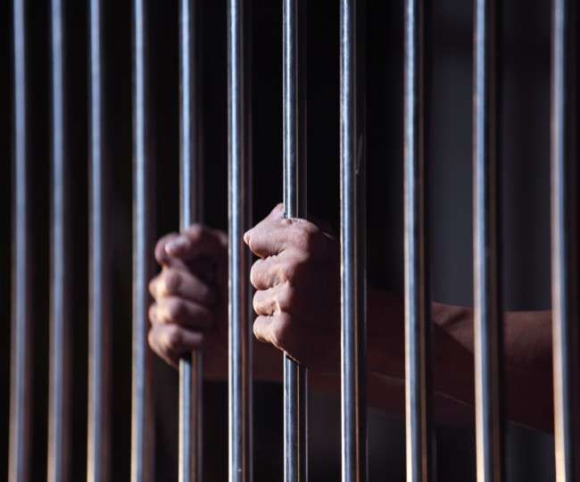 अयोध्या मसले पर FB पर टिप्पणी करने के वालेे मंडल युवक को जेल अयोध्या मसले पर FB पर टिप्पणी करने के वालेे मंडल युवक को जेल
