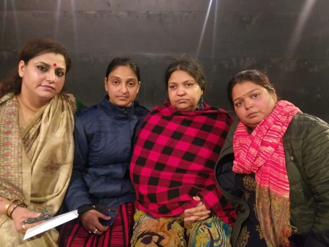 विदेश यात्रा के कारण मानसिक प्रताड़ना का मुद्दा बनी मौत की वजह