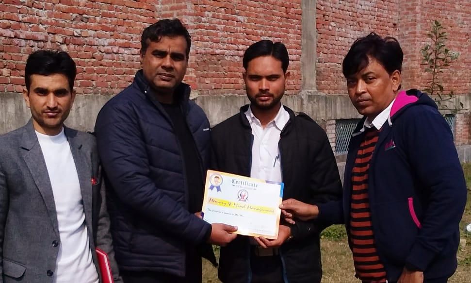 मेमोरी मैन ने स्कूली बच्चों को दिए टिप्स