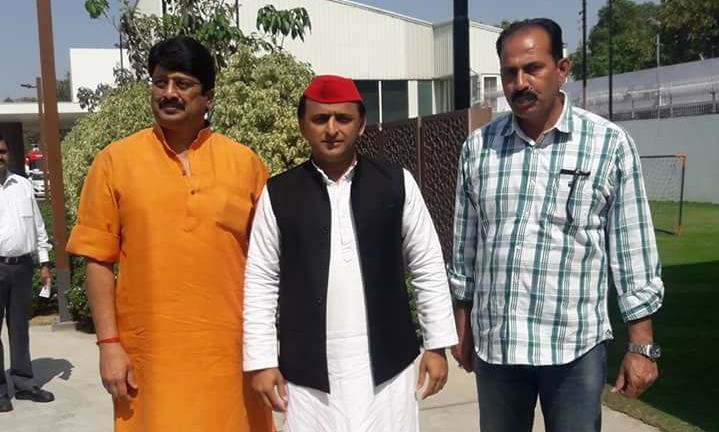 राजा भैय्या और सहयोगी सपा को वोट देंगे राजा भैय्या और सहयोगी सपा को वोट देंगे