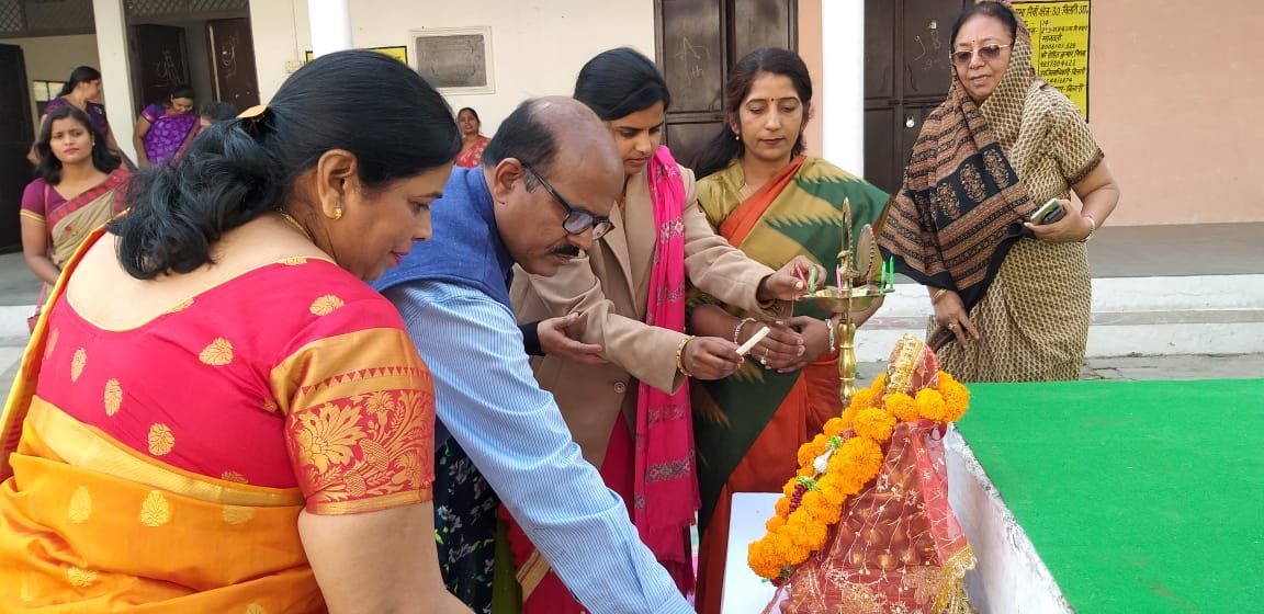 पैनल के समापन पर छात्राओं ने किए रंगारंग कार्यक्रम प्रस्तुत पैनल के समापन पर छात्राओं ने किए रंगारंग कार्यक्रम प्रस्तुत
