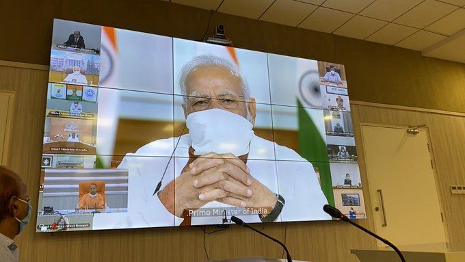 पीएम मोदी के साथ बैठक में ज्यादातर मुख्यमंत्री लॉकडाउन बढ़ाने पर सहमत पीएम मोदी के साथ बैठक में ज्यादातर मुख्यमंत्री लॉकडाउन बढ़ाने पर सहमत