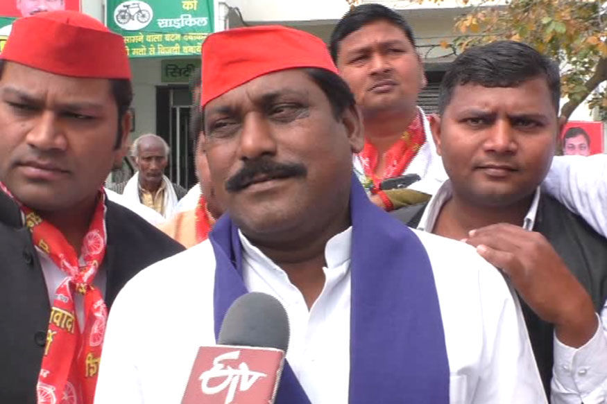 बसपा के झंडे से साइकिल का प्रचार, कितना रहेगा असरदार? बसपा के झंडे से साइकिल का प्रचार, कितना रहेगा असरदार?