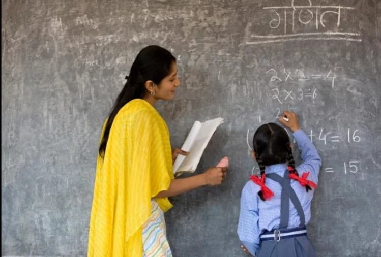 नियुक्ति के इंतजार में प्रशासन के चक्कर काट रहे उर्दू सहायक अध्यापक भर्ती के अभ्यर्थी
